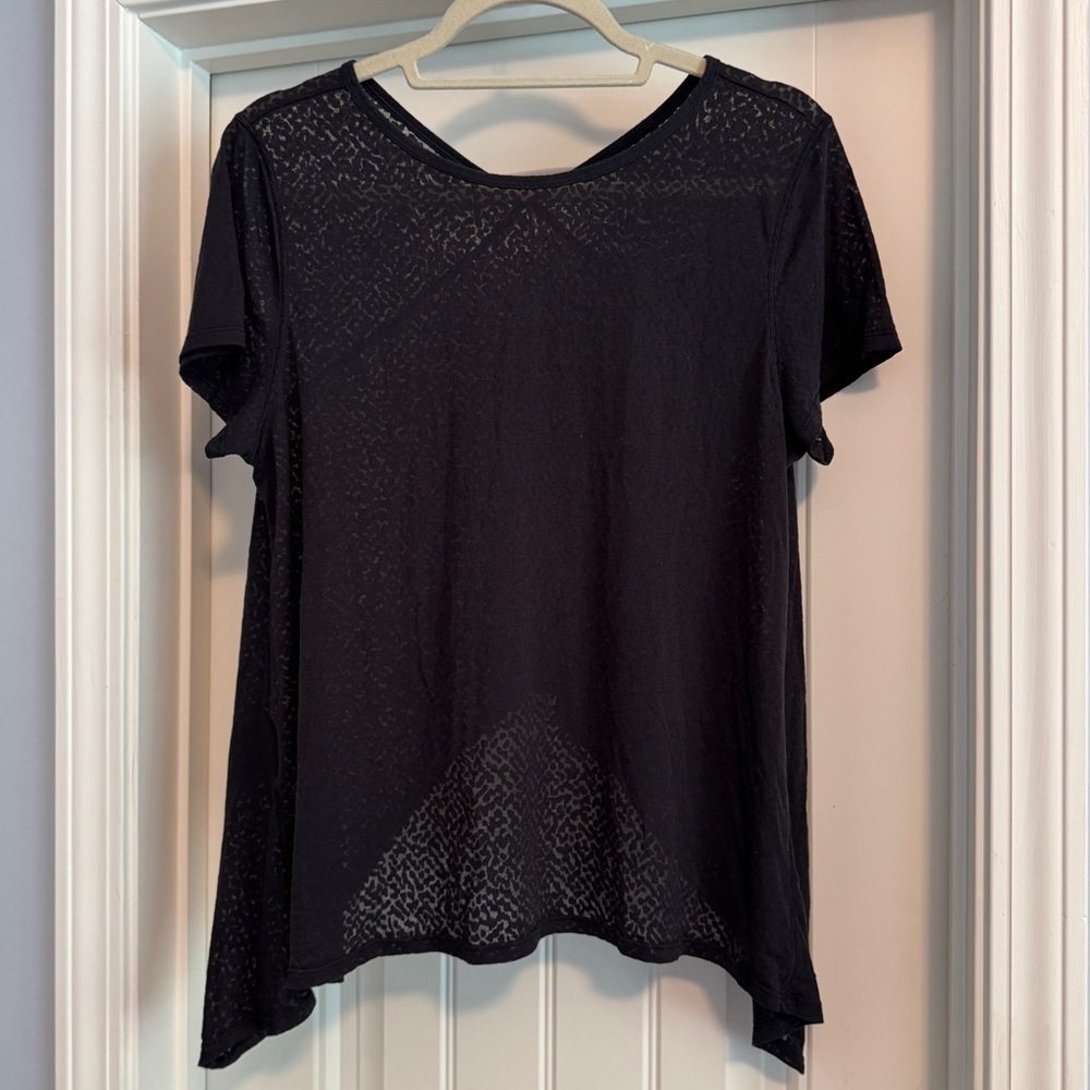 Lululemon 6 Black Loop Around Tee Relaxed Fit Sem… - image 1